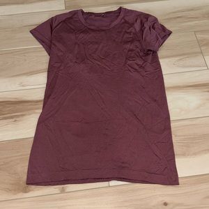 Lululemon tee shirt!!!! Size 8!